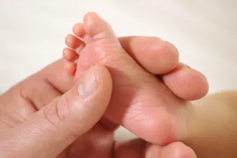 Sanfte Babymassage